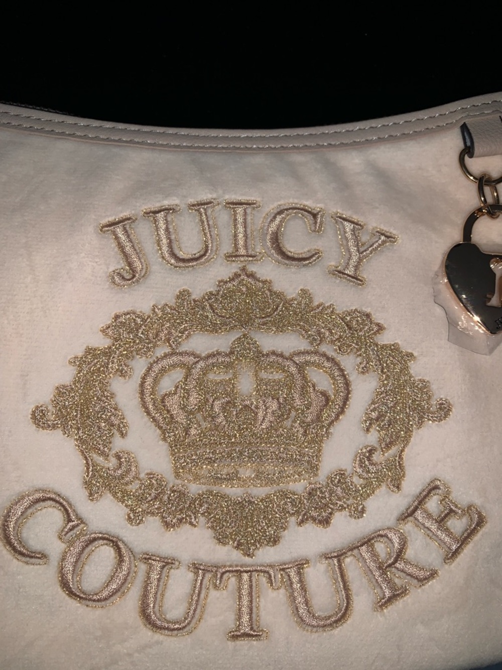 ๐- Juicy Couture Soft White Shoulder Bag with Gold Embroidered Crest - Picture 4 of 14